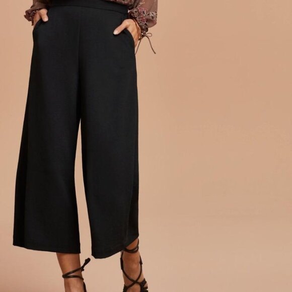 Aritzia Wilfred Lalement Black Culotte Cropped High Rise Wide Leg Pants Size 10 - Picture 1 of 14
